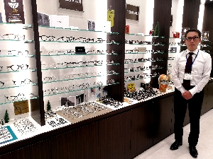 メガネのウインク